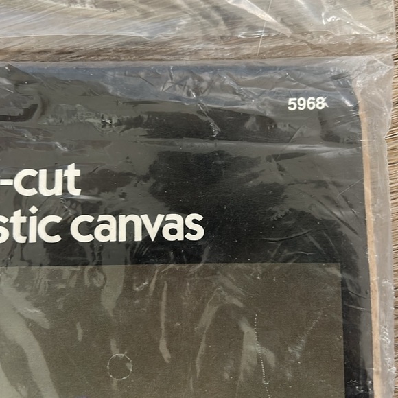 Vintage Bucilla Pre-Cut Plastic Canvas Kit Mr & Mrs Bunny 5968 NOS NIP 80s 90s - Picture 6 of 8